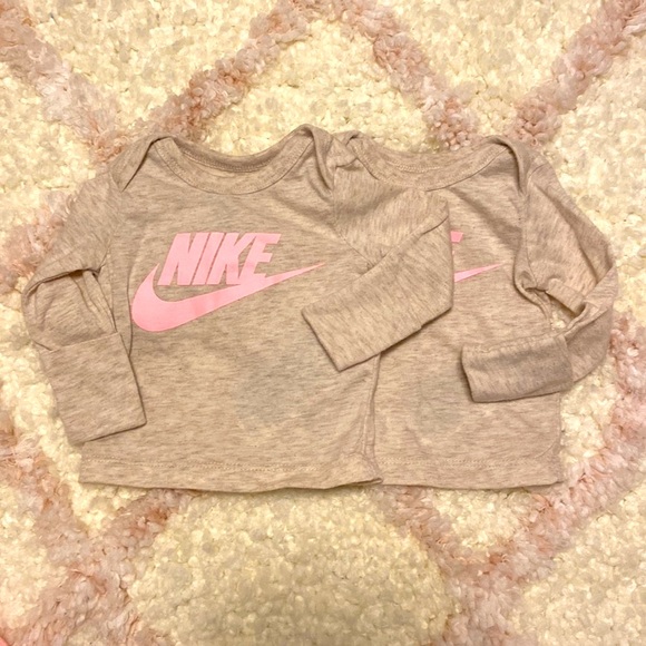 Nike two piece set with matching hat. Size: Newborn. Color: pink & gray - Picture 3 of 4